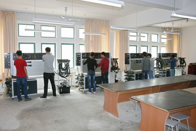 淮南经济技术学校2025年招生简章 电子产品维修与安装专业